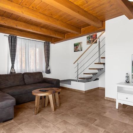 Holiday Home Lino Dajla Εξωτερικό φωτογραφία
