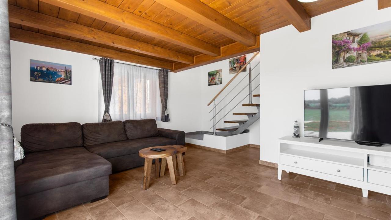 Holiday Home Lino Dajla Εξωτερικό φωτογραφία