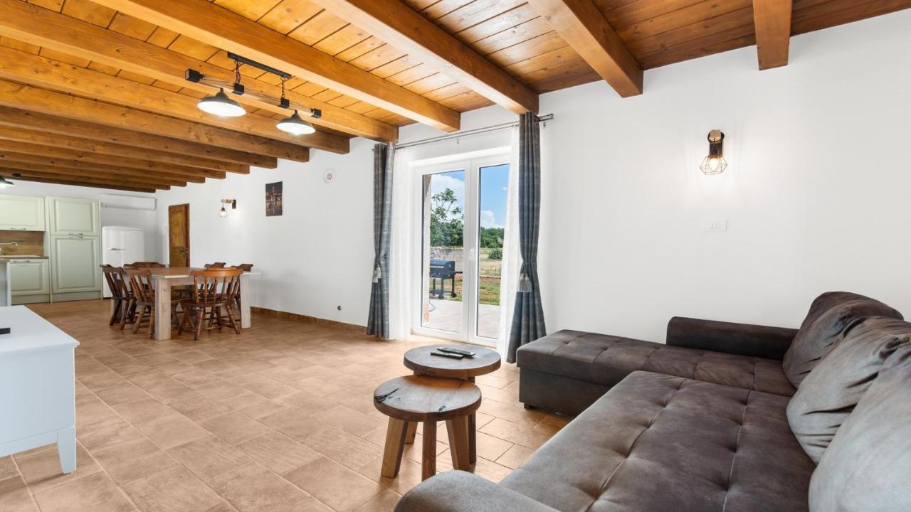 Holiday Home Lino Dajla Εξωτερικό φωτογραφία